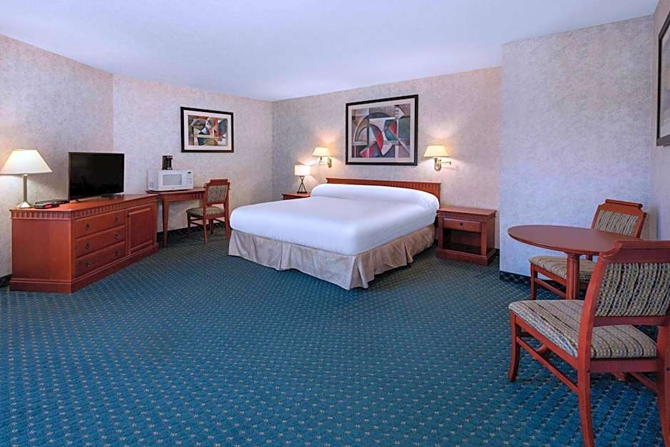 Travelodge by Wyndham Amherst