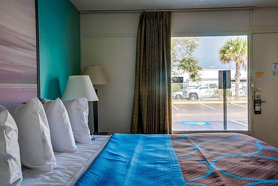 Super 8 by Wyndham St. Petersburg