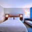 Holiday Inn Express Kenedy By IHG
