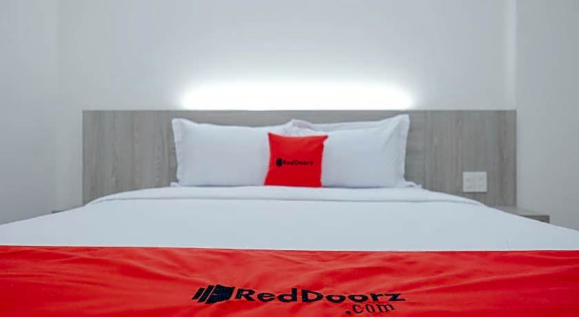 RedDoorz Plus @ Jalan Juanda Medan