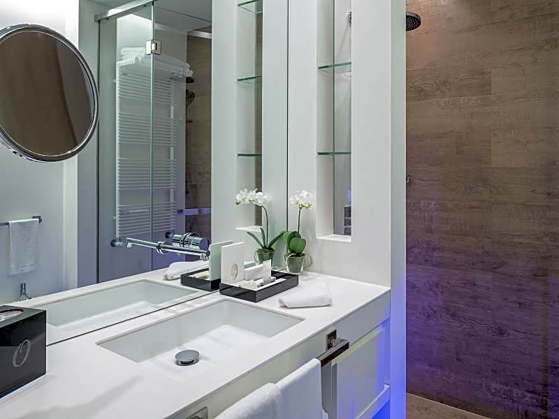 O Monot Luxury Boutique Hotel