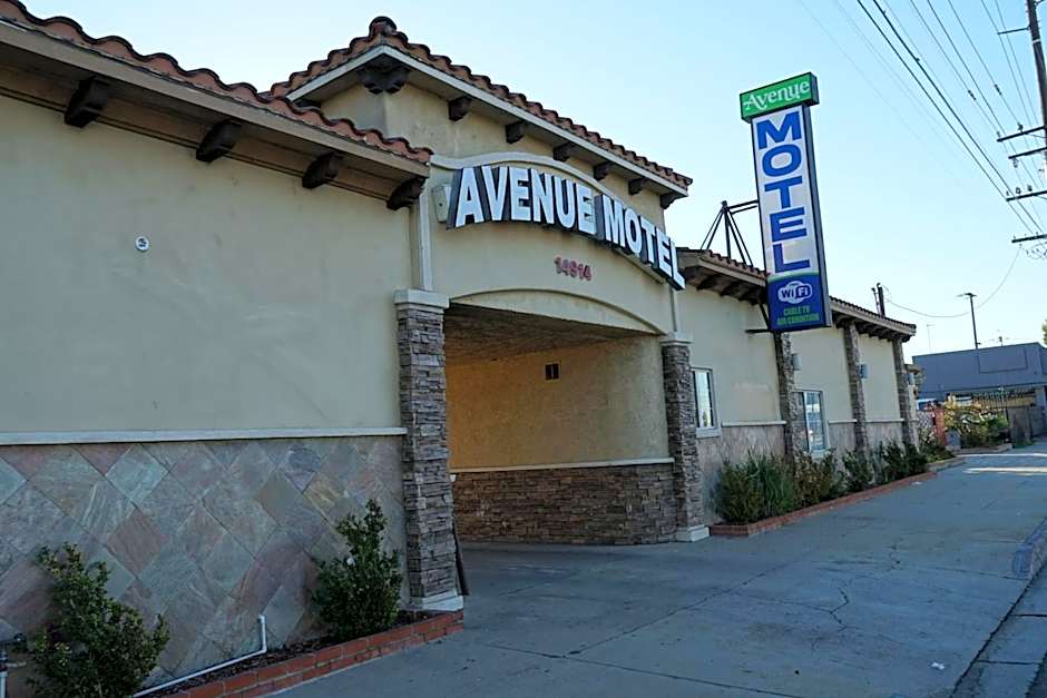 Avenue Motel