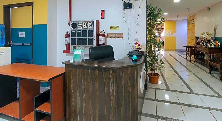 OYO 809 Crowne One Condo