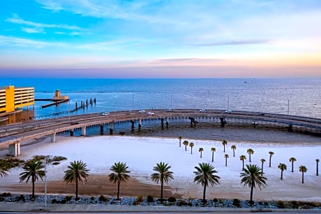 DoubleTree by Hilton Biloxi