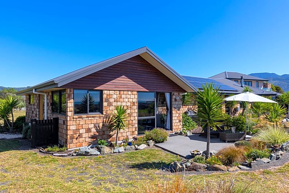 Ocean View Beachfront Apartment