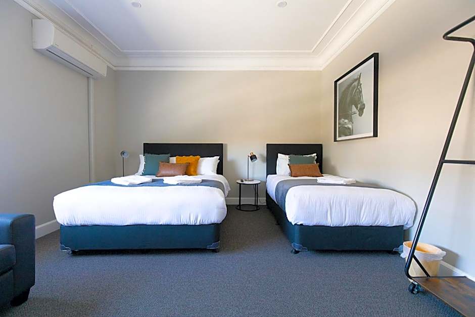 Horse and Jockey Hotel Homebush