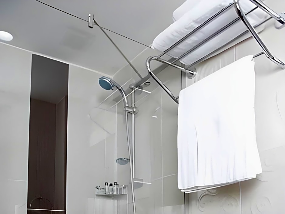 Golden Rain Hotel Old City