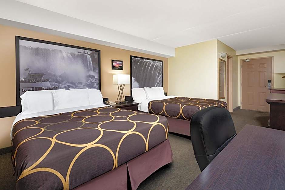 Super 8 by Wyndham Niagara Falls by the Falls