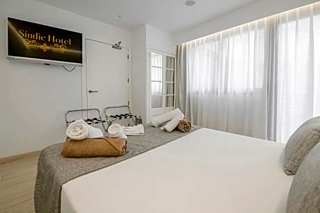 Double Room - Disability Access and Shared Patio