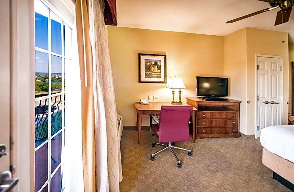 La Quinta Inn & Suites by Wyndham Marble Falls