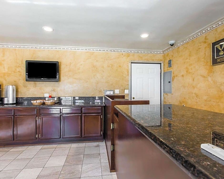 Rodeway Inn & Suites Pacific Coast Highway