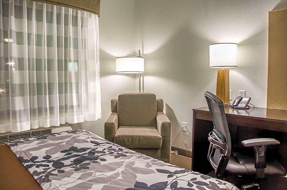 Sleep Inn & Suites Center