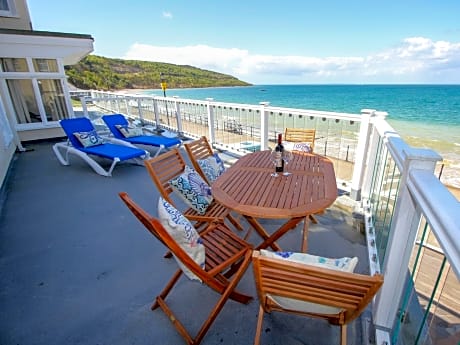 Garden Apartment On The Beach