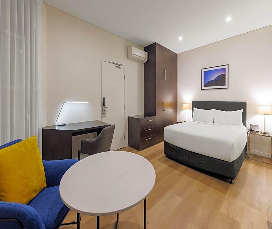 Oaks Melbourne on Collins Hotel