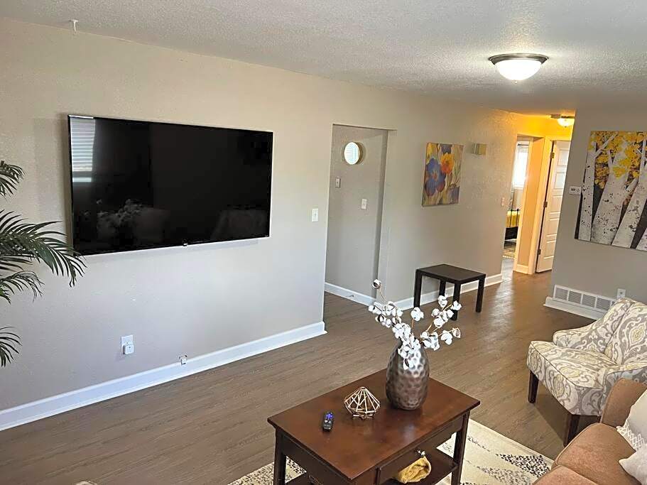 Spacious Westminster 2bd/1ba