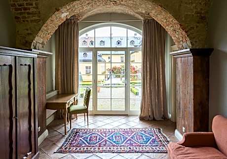 Apartment (2 Adults)