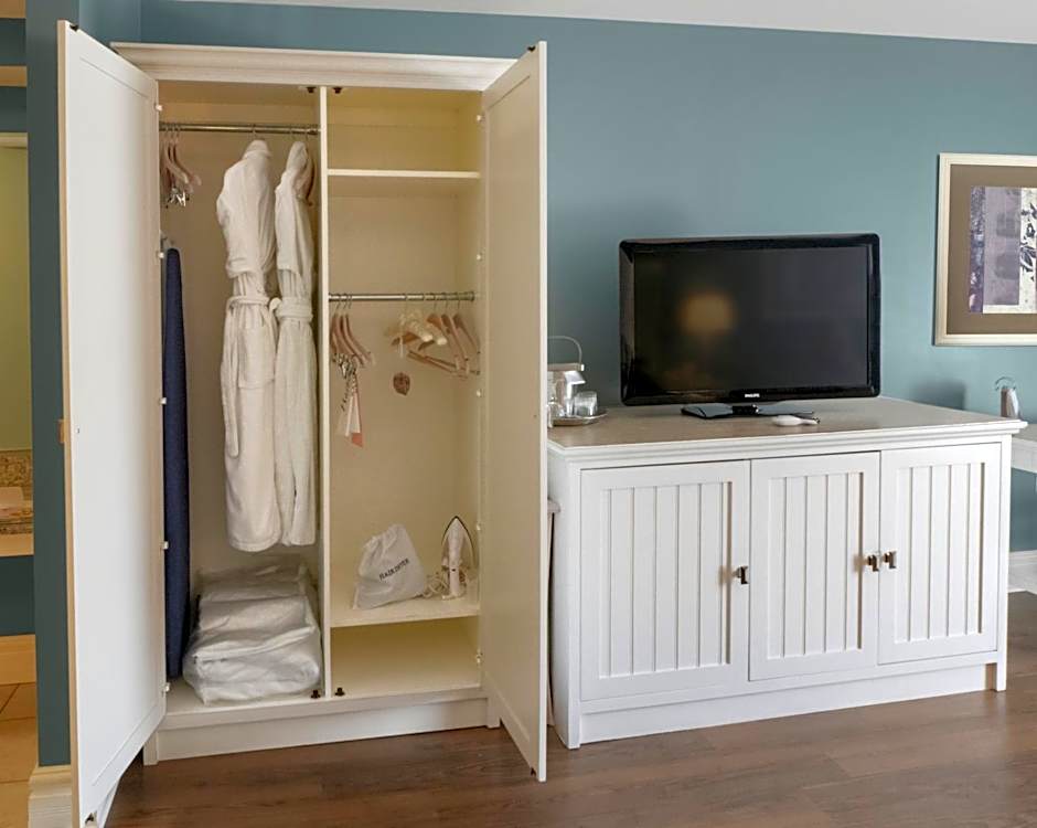 Watkins Glen Harbor Hotel