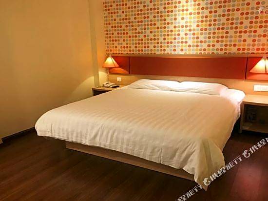 Home Inn (Guangzhou Shangxiajiu Changshou Road Metro Station Hualin Yuqicheng Branch)