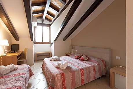 Triple Room with Spa Access