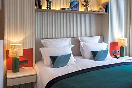 Standard Double Room with Ocean View