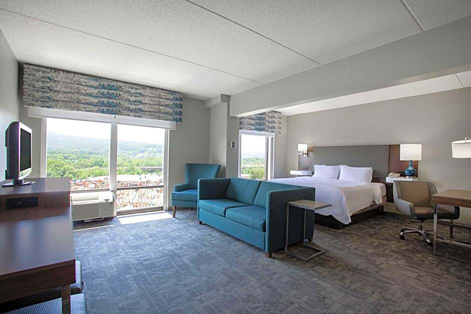 Hampton Inn By Hilton Bedford
