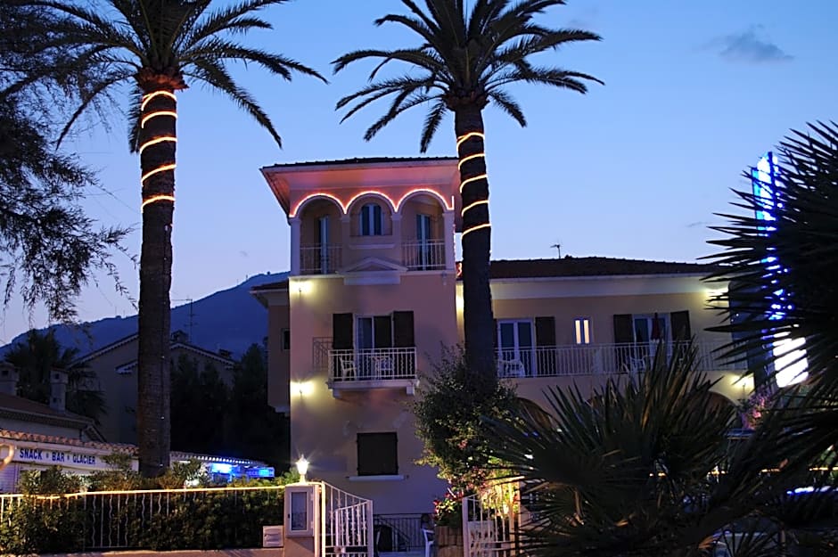 Hotel et Appartements Reine D'Azur