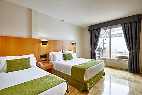 Superior Double Room with Terrace and City View