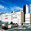 honeys guest house elevator , wash machine, huge closet space, private bathroom, walk to skytree in 10 minutes