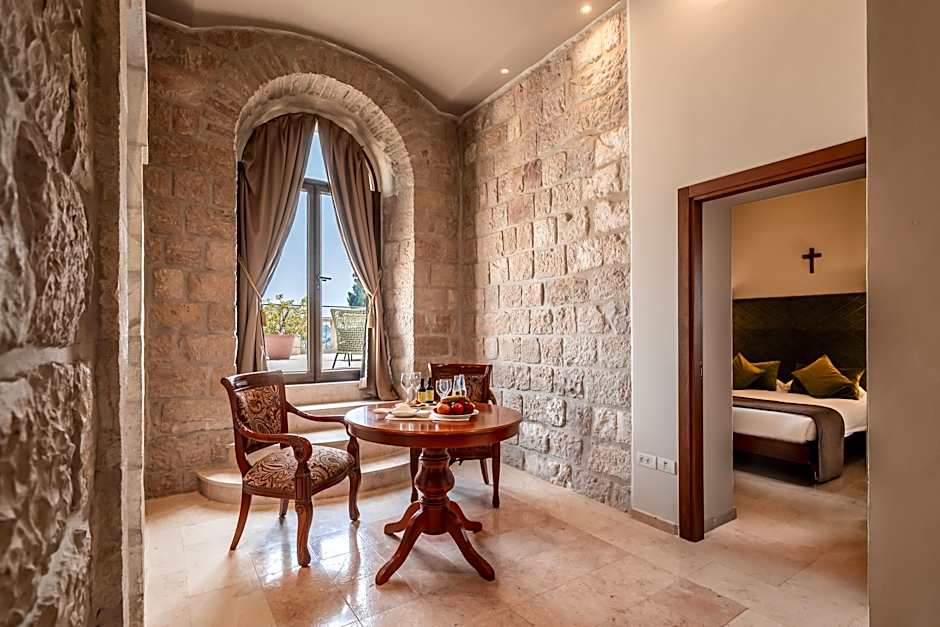 Notre Dame Center Guest House