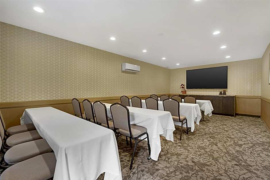 Best Western Plus Carriage Inn