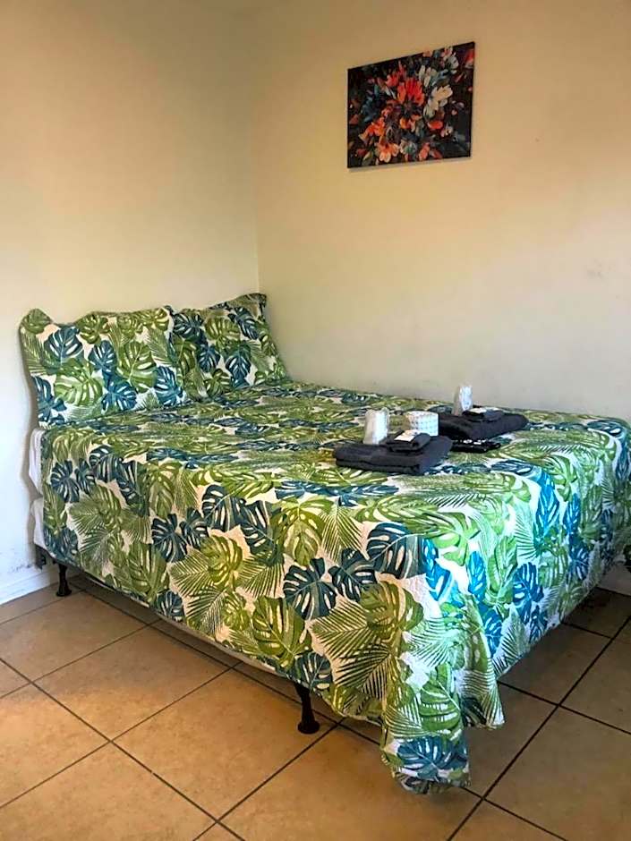 Crown Inn & Suites