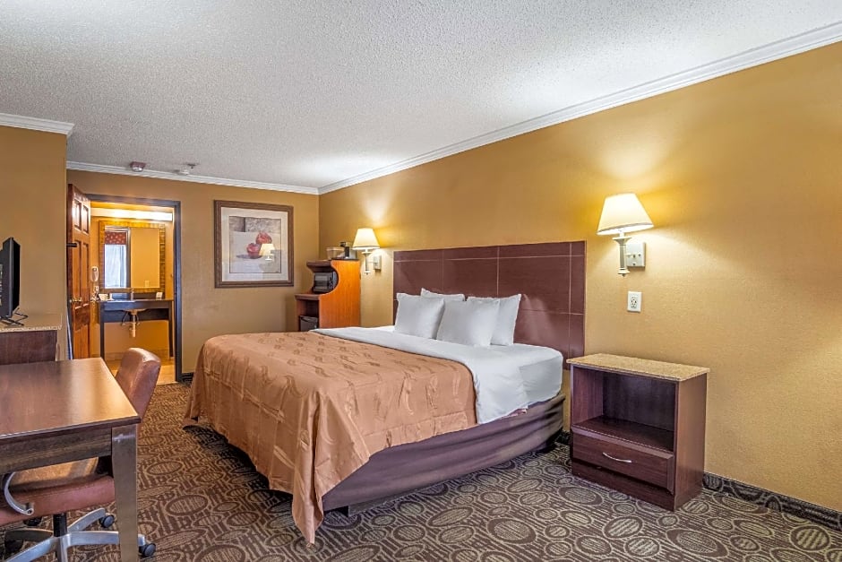 Quality Inn & Suites Ft. Jackson Maingate