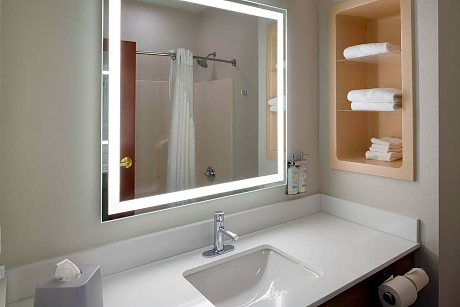 Holiday Inn Express Hotel & Suites Fort Atkinson By IHG