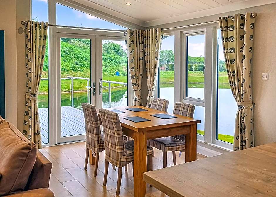 Lakeside Luxury Lodges