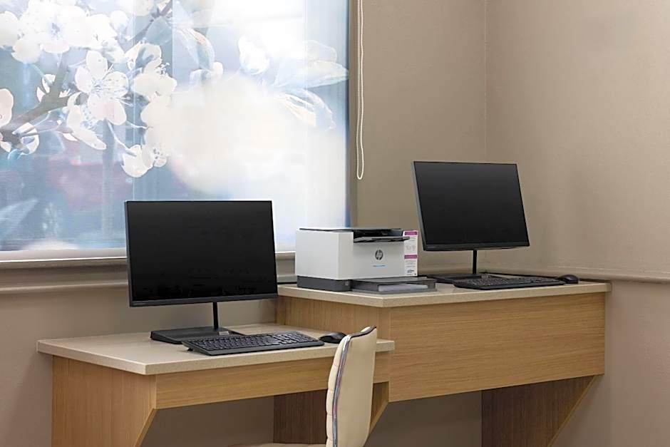 Hawthorn Extended Stay by Wyndham Chambersburg