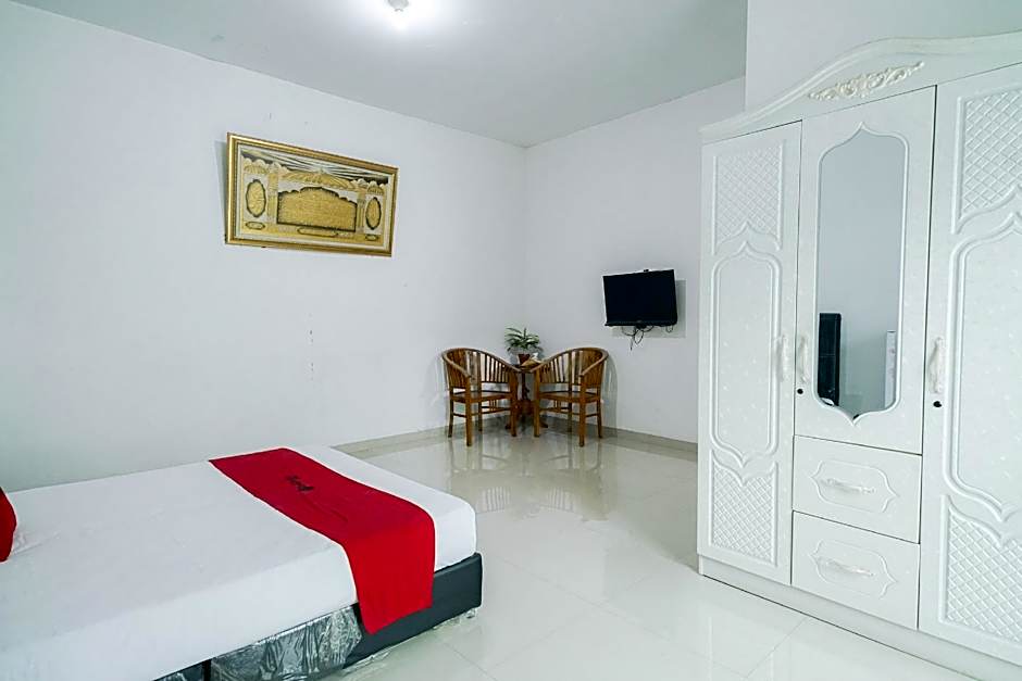 RedDoorz Syariah near RS Awal Bros Batam