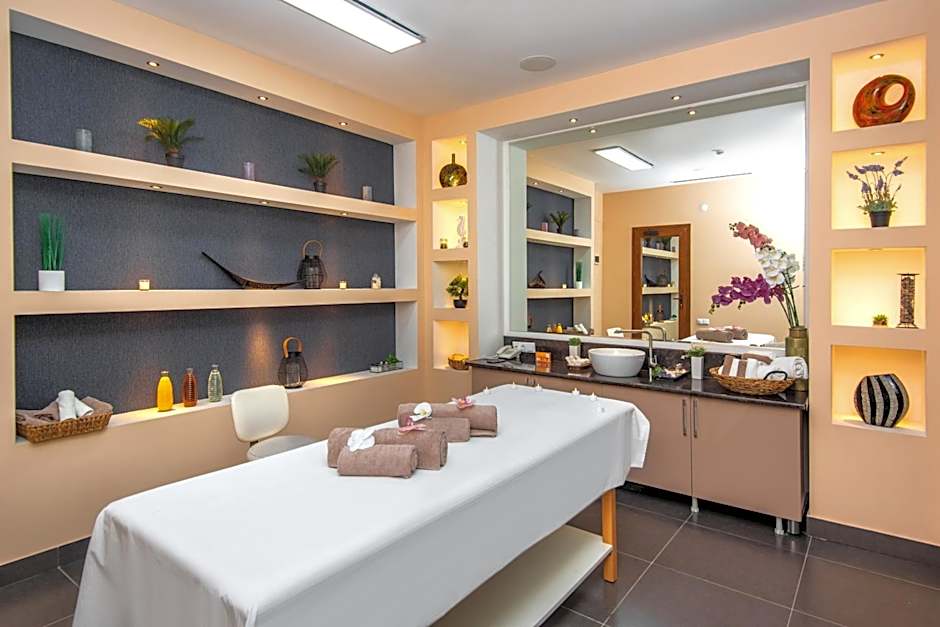 Orbi Palace Hotel Official