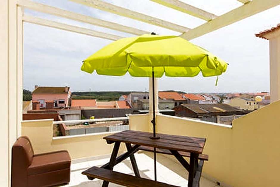 Pineapple Surf House