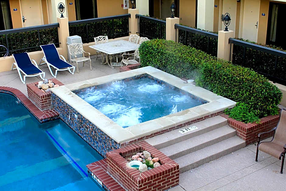 Days Inn by Wyndham Longview South