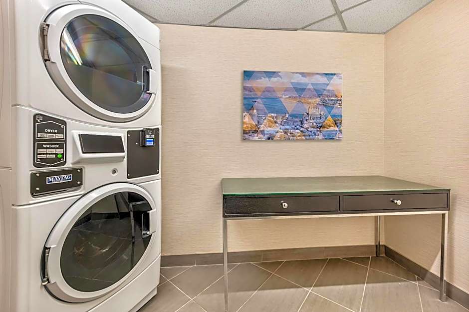 Comfort Inn Ancienne-Lorette - Quebec Airport