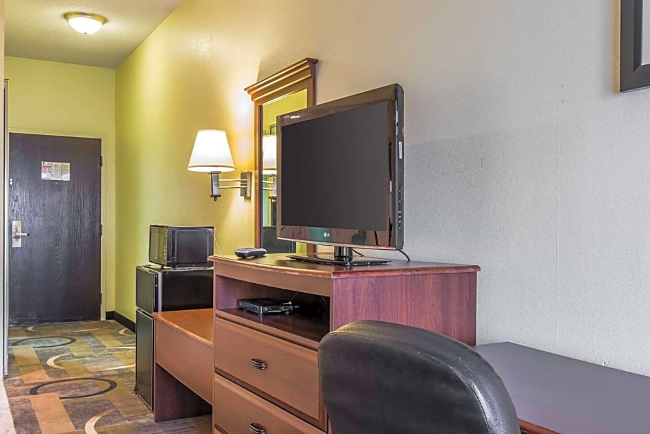 Quality Inn & Suites Memphis East