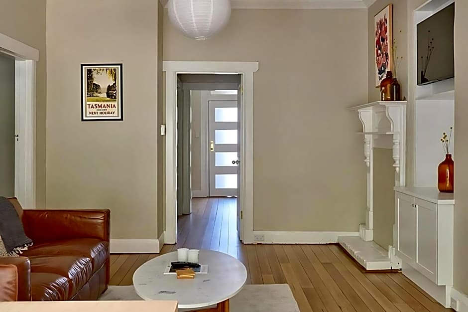 Comfort in Sandy Bay next to the Rivulet