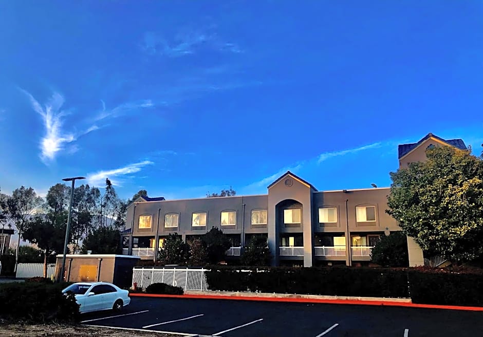 SureStay Hotel by Best Western Ontario Airport