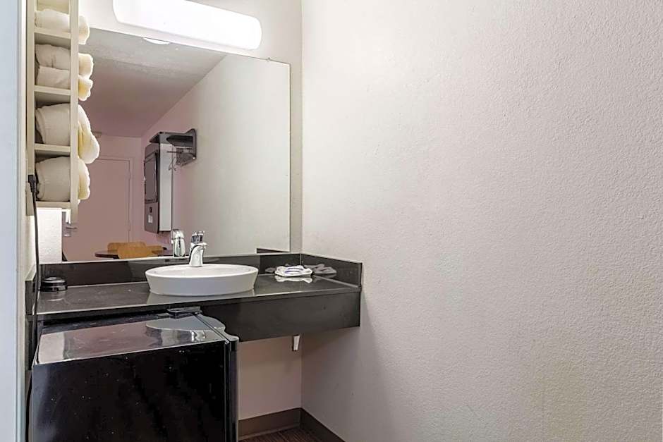 Motel 6-Garland, TX - Dallas