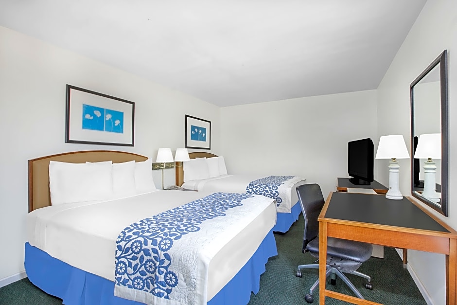 Days Inn by Wyndham Emporia