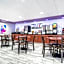 Super 8 by Wyndham Bloomington/Airport