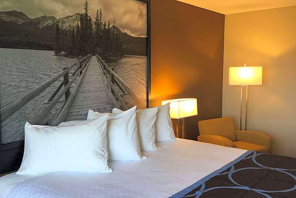 Super 8 by Wyndham Spruce Grove