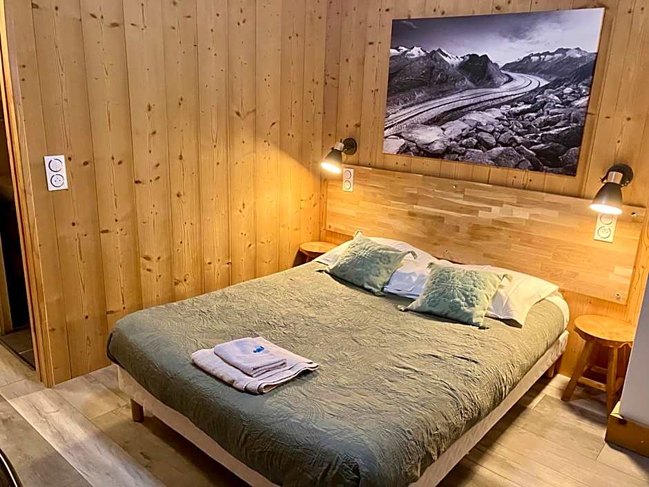 Hotel La Chaumière à 180m du télécabine et de la gare