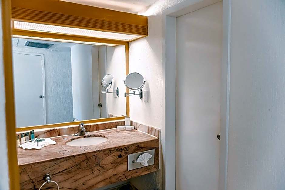 HOTEL SAN CARLOS PLAZA