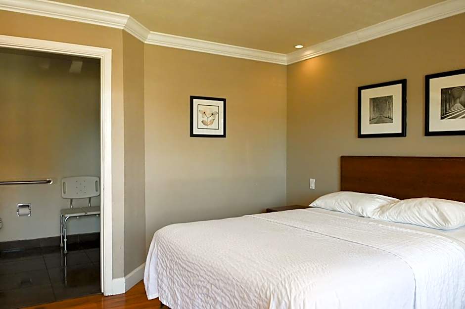 Days Inn by Wyndham San Francisco S/Oyster Point Airport